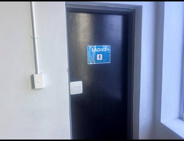 230M² BUILDING TO LET IN SAVOY ESTATE